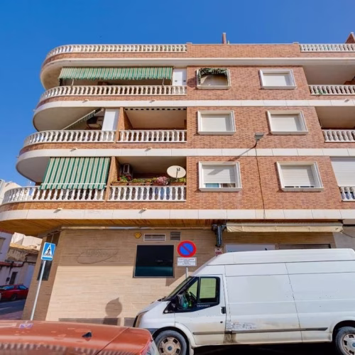 3 Bedrooms Apartment on 1st Floor with Lift Access, Terrace and Underground Parking, 200m to the Beach_TORREVIEJA