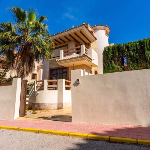 6 Bedrooms Detached Villa with Pool, Underbuilt, Off-road Parking and Solarium_VILLAMARTIN
