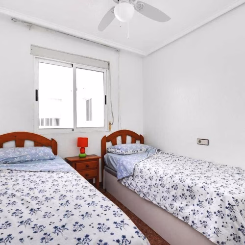 2 Bedrooms Top Floor Apartment on 5th Floor with comm. Pool and Terrace, Close to Beach and Amenities_TORREVIEJA