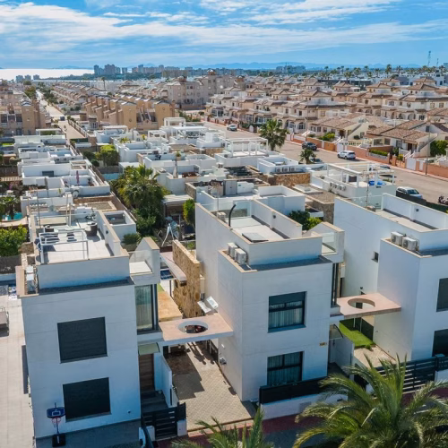 3 Bedrooms Modern Detached Villa with Pool, Off-Road Parking and Solarium_CABO ROIG