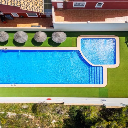 3 Bedrooms Semi-Detached TownHouse with comm. Pool and Off-road Parking_VILLAMARTIN