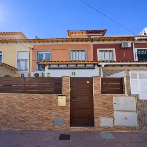 2 Bedrooms Semi-renovated Townhouse with comm. Pool, Front Terrace and Solarium with Lake views_TORRETA III,_TORREVIEJA