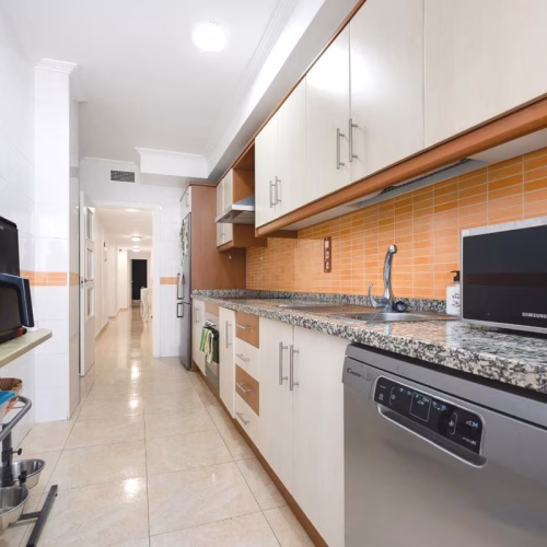 3 Bedrooms Town centre Apartment on 3rd Floor with Lift Access, Terrace and Parking space_TORREVIEJA