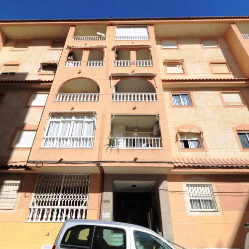 2 Bedrooms Town centre Apartment on 4th Floor with comm. Pool, Terrace and Lift Access, 500m to the Beach_TORREVIEJA