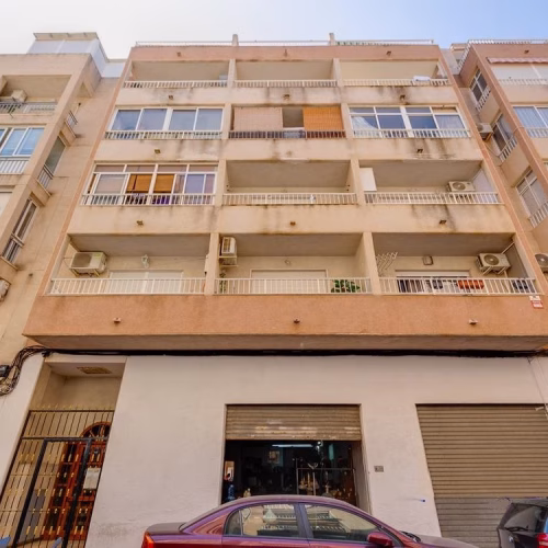 1 Bedroom Apartment on the 2nd Floor with Lift Access, comm. Pool and Glazed-in terrace, 250m to the Beach_TORREVIEJA