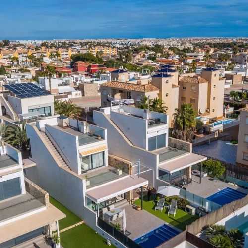 3 Bedrooms Modern Detached Villa with Pool, Off-Road Parking and Solarium_CABO ROIG