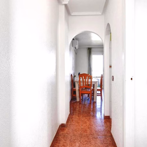 2 Bedrooms Top Floor Apartment on 5th Floor with comm. Pool and Terrace, Close to Beach and Amenities_TORREVIEJA