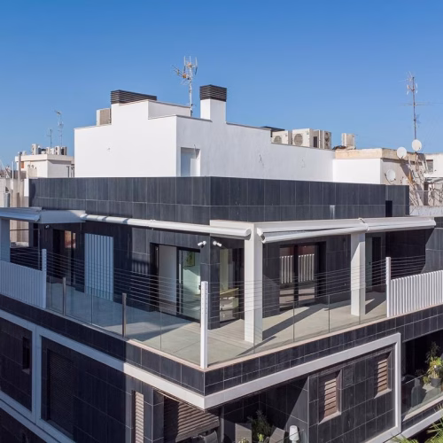 3 Bedrooms Penthouse (5th Floor) with Private Lift Access, L-shaped Terrace, Top Terrace, Storage room and Garage_TORREVIEJA_CENTRE
