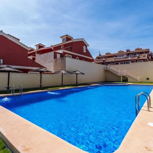 3 Bedrooms Semi-Detached TownHouse with comm. Pool and Off-road Parking_VILLAMARTIN