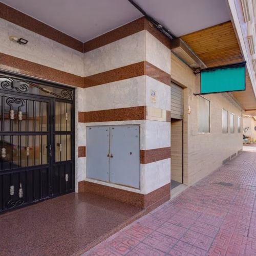 3 Bedrooms Apartment on 1st Floor with Lift Access, Terrace and Underground Parking, 200m to the Beach_TORREVIEJA