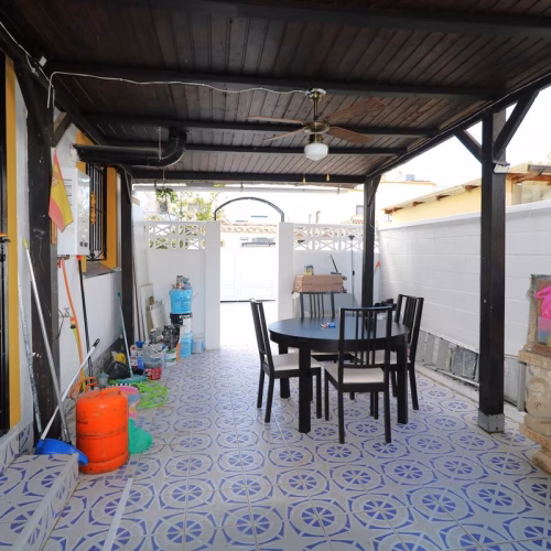 3 Bedrooms Quad-style Villa with comm. Pool, Off-road Parking and Solarium_TORREVIEJA