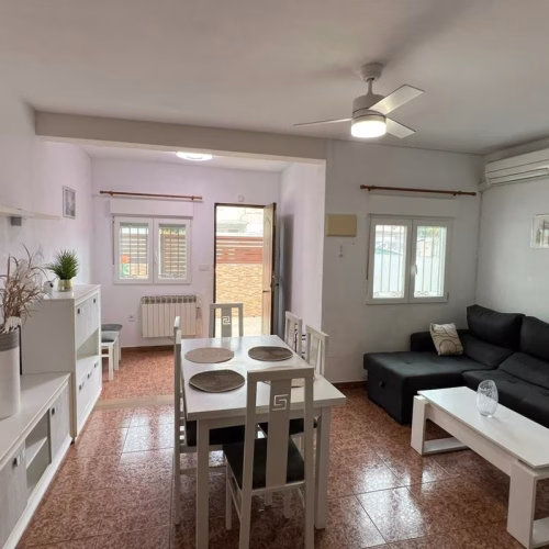 2 Bedrooms Semi-renovated Townhouse with comm. Pool, Front Terrace and Solarium with Lake views_TORRETA III,_TORREVIEJA