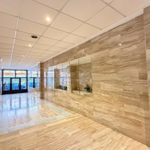 2 Bedrooms Renovated Apartment on 3rd Floor with Lift Access and Terrace, 300m to the Beach_TORREVIEJA