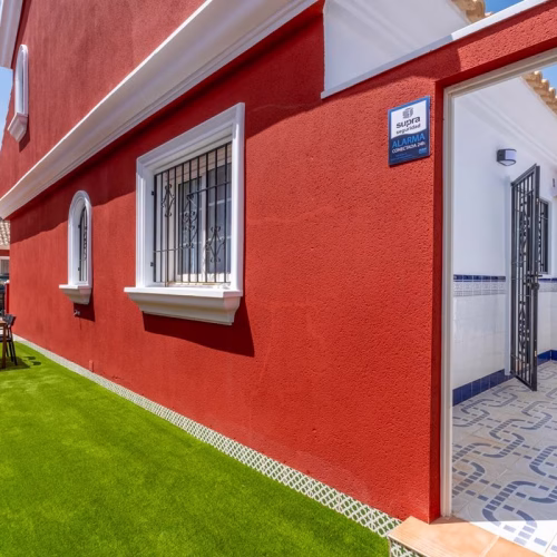 3 Bedrooms Semi-Detached TownHouse with comm. Pool and Off-road Parking_VILLAMARTIN
