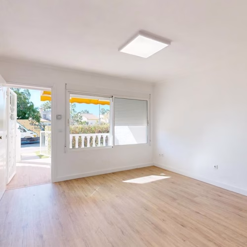 2 Bedrooms Modern reformed Ground Floor Apartment with Storage, Front and Rear Terrace_VILLAMARTIN