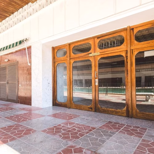 3 Bedrooms Renovated Beach Front Apartment on 7th Floor with comm. Pool and Lift Access_TORREVIEJA