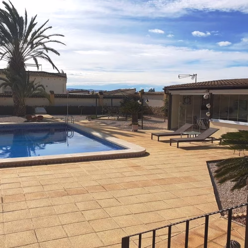 4 Bedrooms Country Villa with Pool, Garage, Carport, Outside BBQ/Kitchen and Solarium_CATRAL