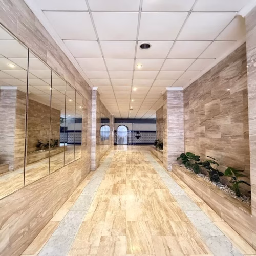 2 Bedrooms Renovated Apartment on 3rd Floor with Lift Access and Terrace, 300m to the Beach_TORREVIEJA