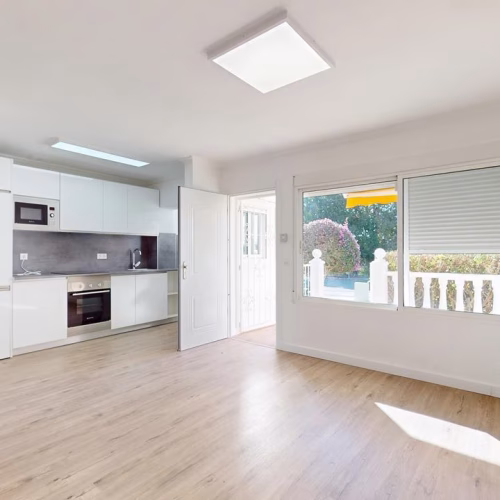 2 Bedrooms Modern reformed Ground Floor Apartment with Storage, Front and Rear Terrace_VILLAMARTIN