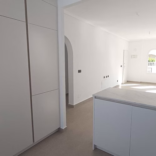 2 Bedrooms Renewed Detached Villa with comm. Pool, Off-road Parking, Terrace and Solarium_LO CRISPIN_ALGORFA
