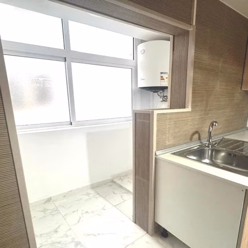 3 Bedrooms Reformed Apartment with Lift Access on 1st Floor, 500m to the Beach_TORREVIEJA