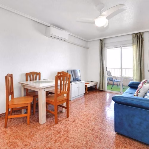 2 Bedrooms Top Floor Apartment on 5th Floor with comm. Pool and Terrace, Close to Beach and Amenities_TORREVIEJA