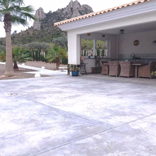 3 Bedrooms Modern Villa with 2 Bedrooms Guest House, Pool and Outside BBQ/Kitchen_SAX