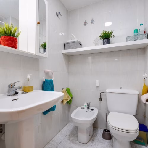 1 Bedroom Apartment on 4th Floor with Lift Access and Terrace, 200m to the Beach_TORREVIEJA