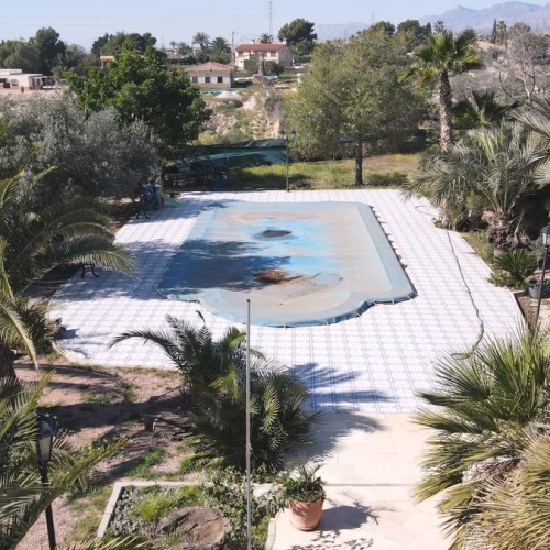 7 Bedrooms Executive Villa with Pool, 3-car Carport and converted Underbuild_ELCHE