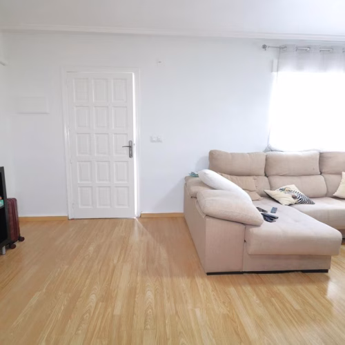 3 Bedrooms Quad-style Villa with comm. Pool, Off-road Parking and Solarium_TORREVIEJA