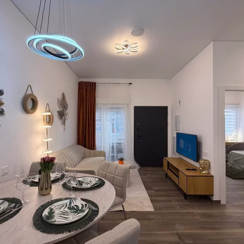 2 Bedrooms Renovated Ground floor Apartment with Glazed-in Terrace and 205m2 Basement, 200m to the Port_TORREVIEJA