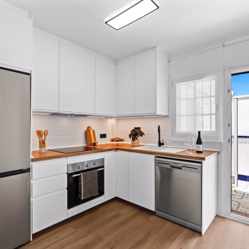 3 Bedrooms Semi-Detached TownHouse with comm. Pool and Off-road Parking_VILLAMARTIN