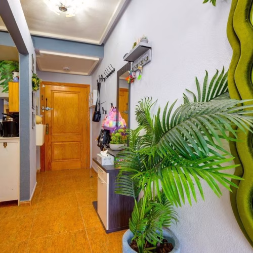 2 Bedrooms Apartment on 4th Floor with Lift Access, comm. Pool and 2 Parking spaces_TORREVIEJA