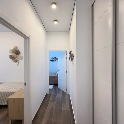 2 Bedrooms Renovated Ground floor Apartment with Glazed-in Terrace and 205m2 Basement, 200m to the Port_TORREVIEJA