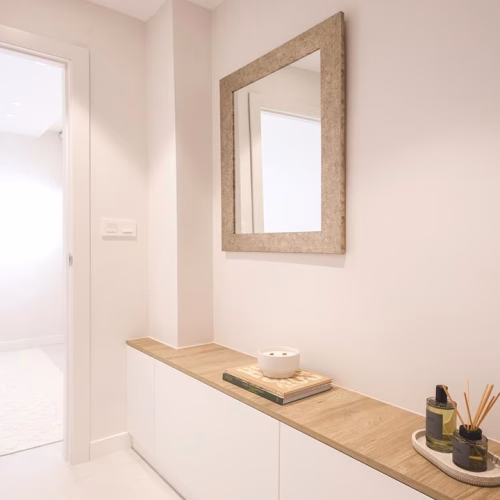 3 Bedrooms Renovated Beach Front Apartment on 7th Floor with comm. Pool and Lift Access_TORREVIEJA