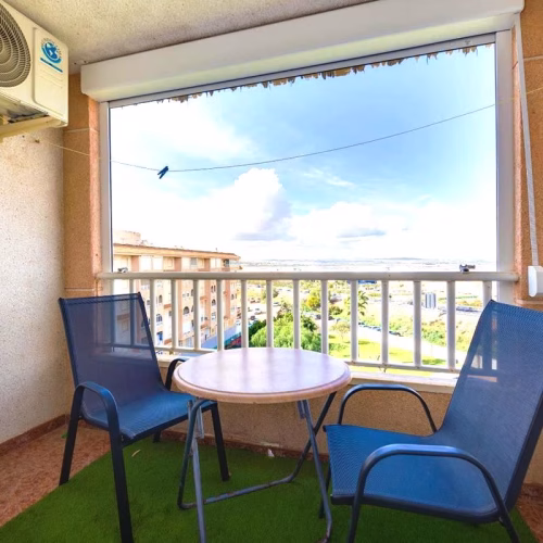 2 Bedrooms Top Floor Apartment on 5th Floor with comm. Pool and Terrace, Close to Beach and Amenities_TORREVIEJA