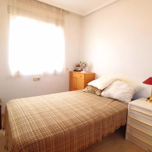 2 Bedrooms Town centre Apartment on 4th Floor with comm. Pool, and Lift Access, 500m to the Beach_TORREVIEJA