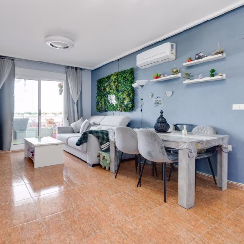 2 Bedrooms Apartment on 4th Floor with Lift Access, comm. Pool and 2 Parking spaces_TORREVIEJA