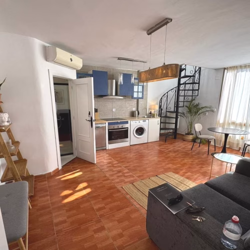 2 Bedrooms Top Floor Apartment with comm. Pool and Terrace_TORREVIEJA