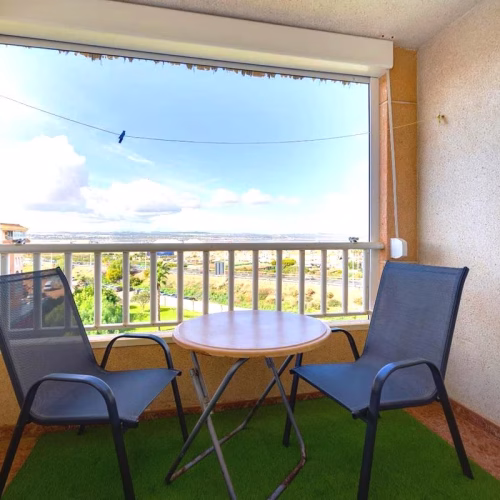 2 Bedrooms Top Floor Apartment on 5th Floor with comm. Pool and Terrace, Close to Beach and Amenities_TORREVIEJA