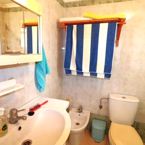 2 Bedrooms Town centre Apartment on 4th Floor with comm. Pool, and Lift Access, 500m to the Beach_TORREVIEJA