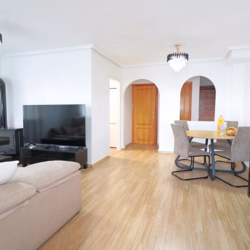 3 Bedrooms Quad-style Villa with comm. Pool, Off-road Parking and Solarium_TORREVIEJA