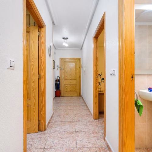 3 Bedrooms Apartment on 1st Floor with Lift Access, Terrace and Underground Parking, 200m to the Beach_TORREVIEJA