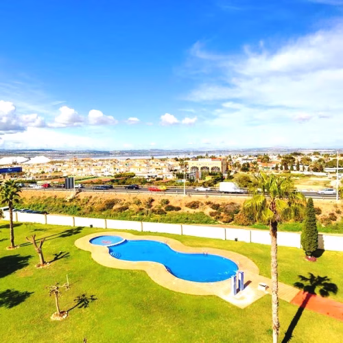 2 Bedrooms Top Floor Apartment on 5th Floor with comm. Pool and Terrace, Close to Beach and Amenities_TORREVIEJA