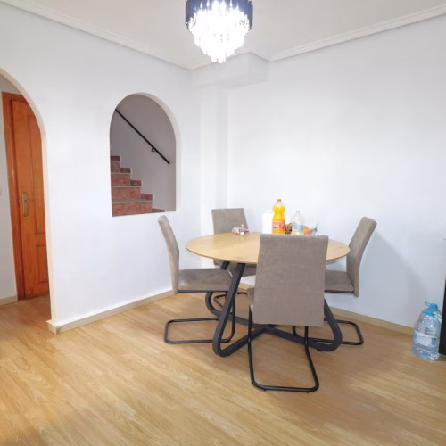 3 Bedrooms Quad-style Villa with comm. Pool, Off-road Parking and Solarium_TORREVIEJA