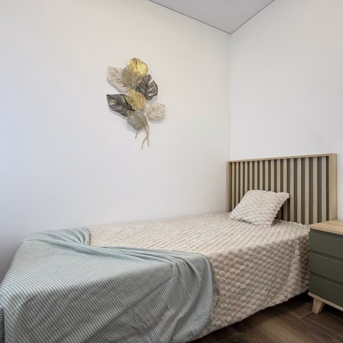 2 Bedrooms Renovated Ground floor Apartment with Glazed-in Terrace and 205m2 Basement, 200m to the Port_TORREVIEJA