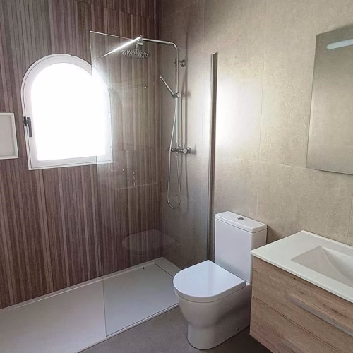 2 Bedrooms Renewed Detached Villa with comm. Pool, Off-road Parking, Terrace and Solarium_LO CRISPIN_ALGORFA