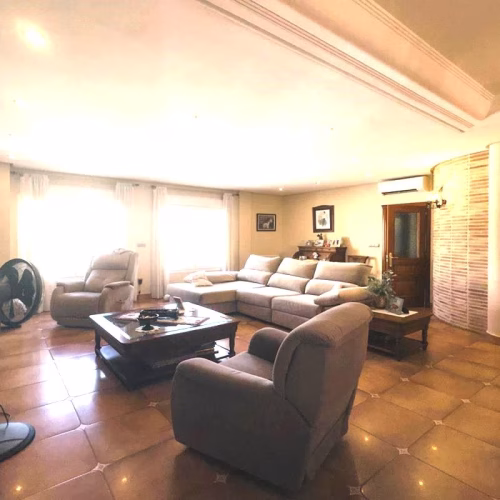6 Bedrooms Town centre Villa with Garage, Courtyard, BBQ and Terrace_BIGASTRO