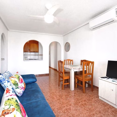 2 Bedrooms Top Floor Apartment on 5th Floor with comm. Pool and Terrace, Close to Beach and Amenities_TORREVIEJA