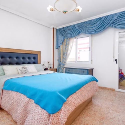 3 Bedrooms Apartment on 1st Floor with Lift Access, Terrace and Underground Parking, 200m to the Beach_TORREVIEJA